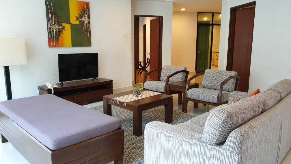 Samsuria Beach Apartment Resort Cherating Exterior foto